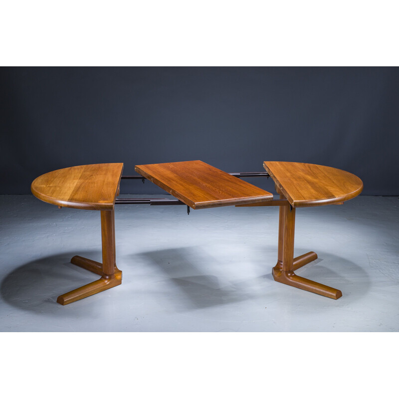 Mid-century extensible round teak low table by Dyrlund, 1970s