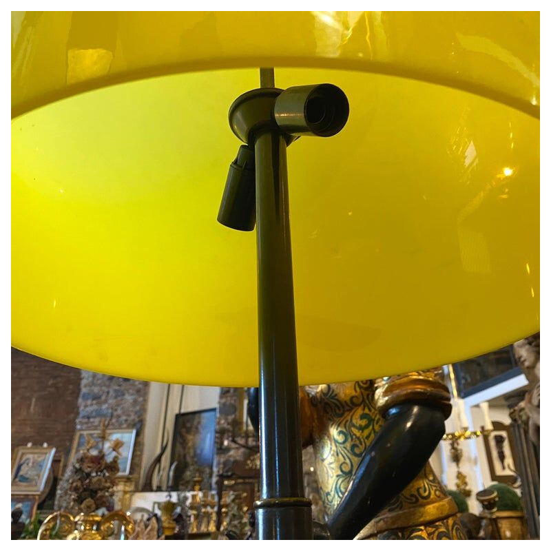 Lampe de table vintage en laiton et plexiglas jaune, Italie 1960
