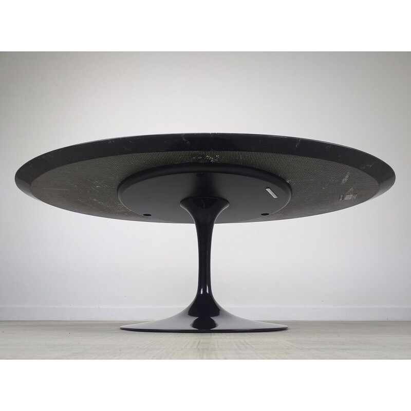 Vintage oval marble coffee table by Eero Saarinen for Knoll