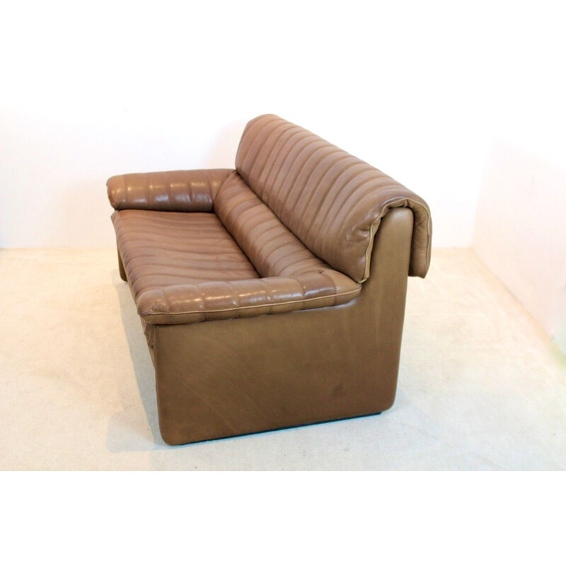 Mid century De Sede DS-86 two seat sofa in soft thick brown neck leather, Switzerland 1970