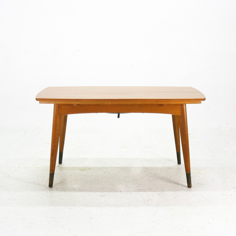 Extendable dining table in walnut - 1950s