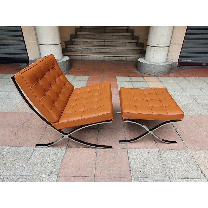 Vintage Barcelona armchair and ottoman in camel leather by Mies van der Rohe for Knoll, 2020