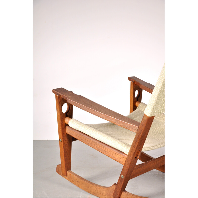 "Keyhole" rocking chair in oak by Hans J. WEGNER - 1960s