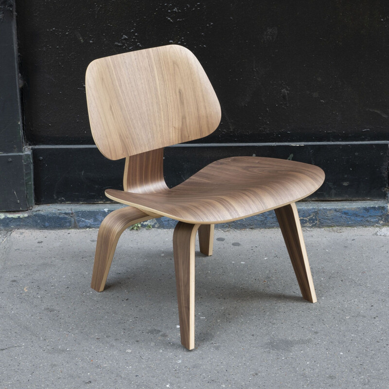 Vintage LCW walnut chair by Charles and Ray Eames for Herman Miller, 2000
