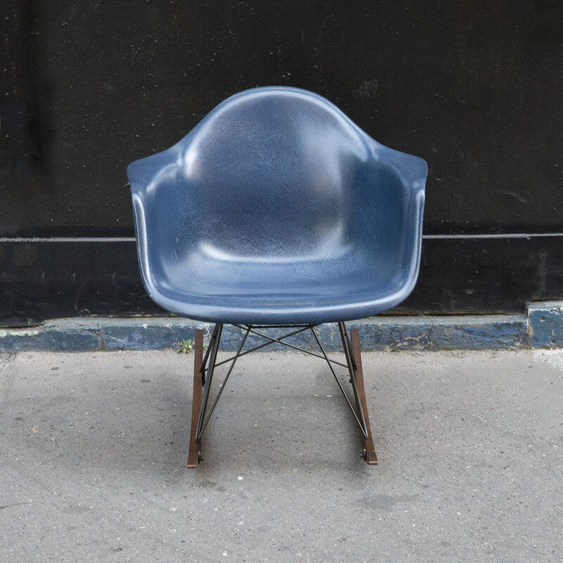 Vintage RAR navy blue rocking chair by Charles & Ray Eames by Herman Miller