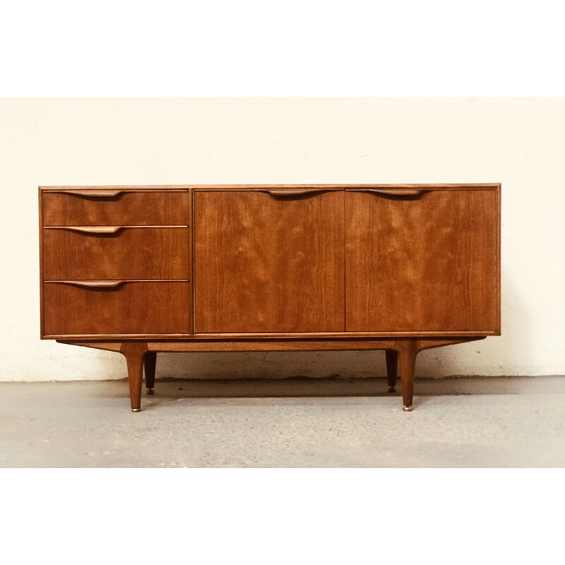 Mid century teak sideboard Moy collection by Tom Robertson for McIntosh, Scotland 1960s