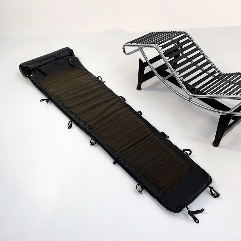 Vintage black LC4 lounge chair by Le Corbusier for Cassina, 1970s