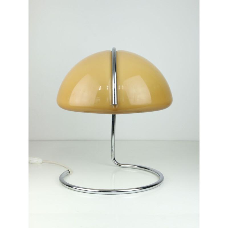 Vintage Italian Conchiglia lamp from Guzzini