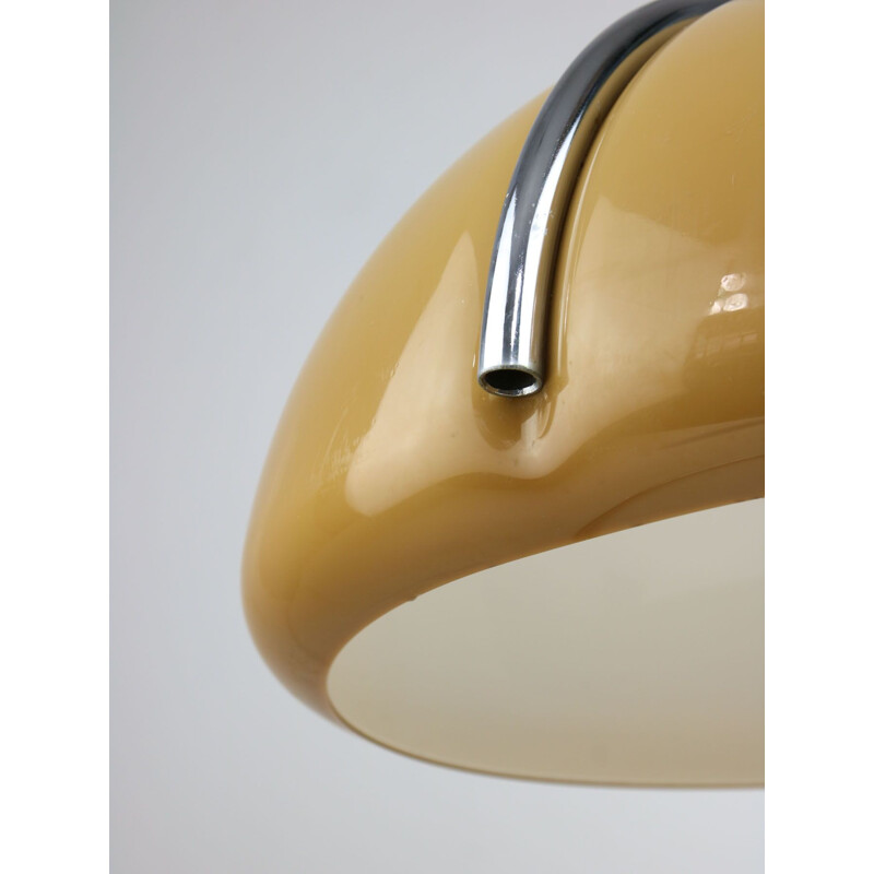 Vintage Italian Conchiglia lamp from Guzzini