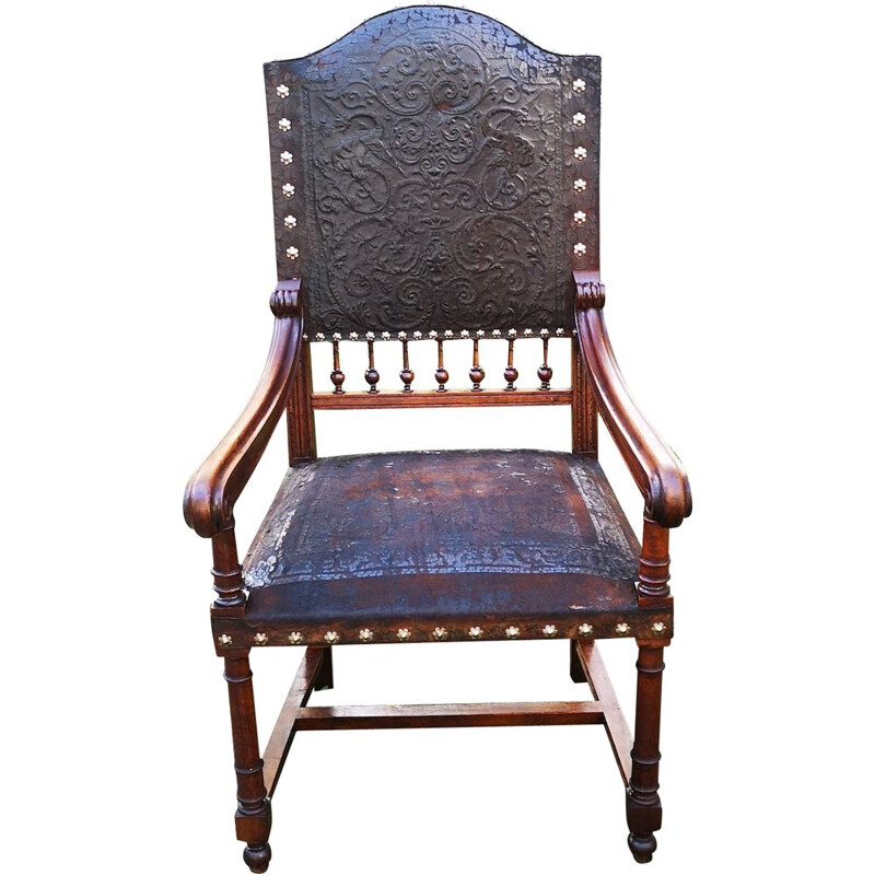 Basque regionalist armchair in leather and solid oakwood