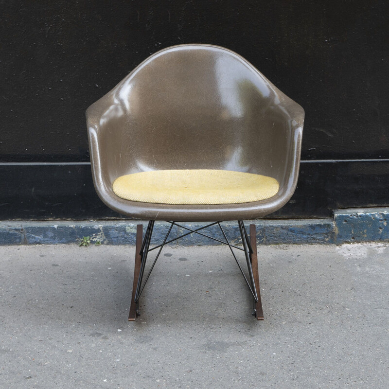 Vintage zeehond bruine schommelstoel van Charles