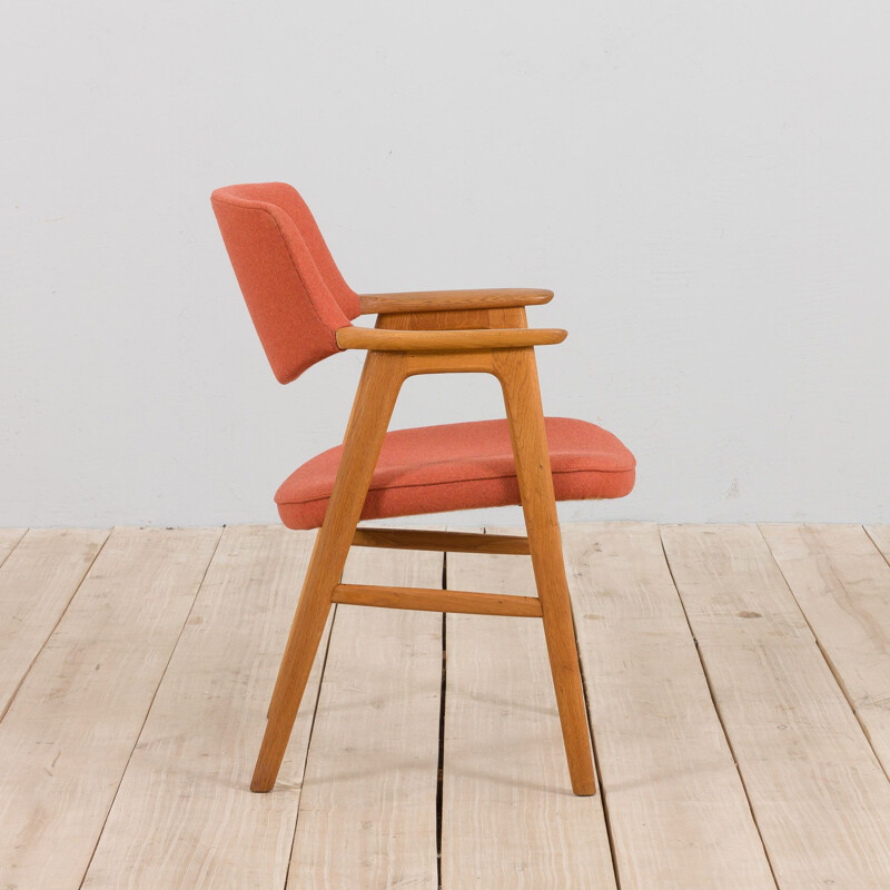 Chaise de bureau en chêne vintage en laine rouge pâle par Erik Kirkegaard