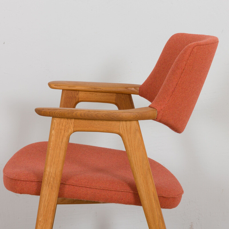 Chaise de bureau en chêne vintage en laine rouge pâle par Erik Kirkegaard