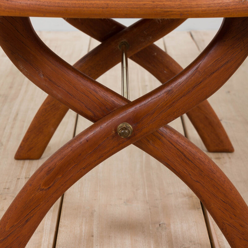 Tabouret vintage danois en teck massif avec peau de mouton mérinos, 1950 