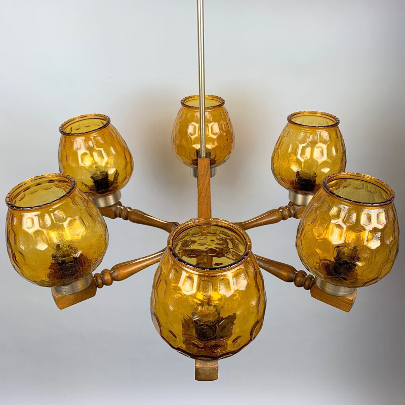 Lampadario vintage in legno e vetro, 1970