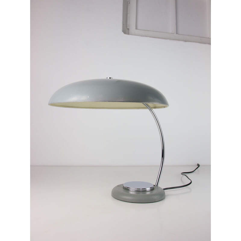 Vintage Bauhaus tafellamp met grote knoppen