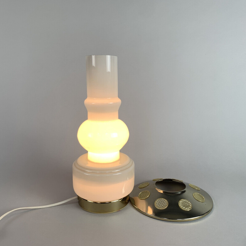 Vintage-Tischlampe aus Opalglas und Messing, 1960