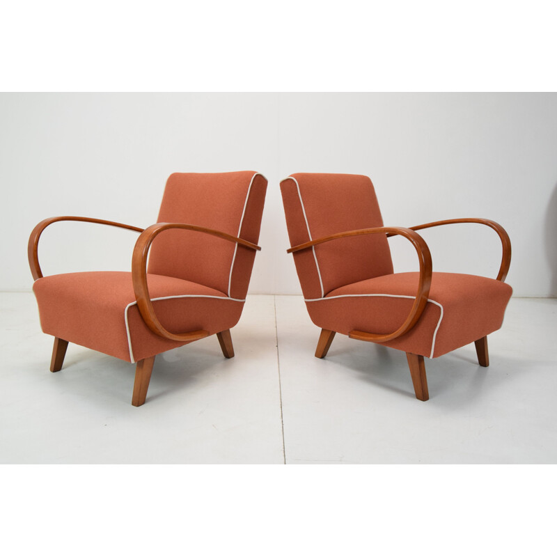 Paar vintage houten en stoffen fauteuils van Jindrich Halabala, Tsjechoslowakije 1950