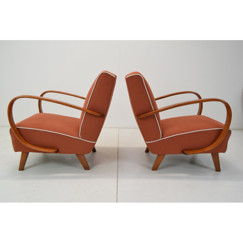 Paar vintage houten en stoffen fauteuils van Jindrich Halabala, Tsjechoslowakije 1950