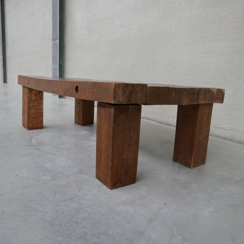 Table basse Brutalist vintage en chêne massif, Belgique 1970