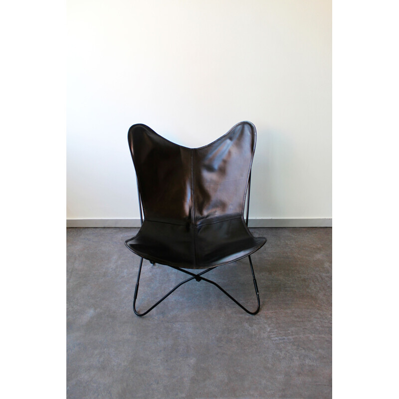 Vintage leather butterfly armchair