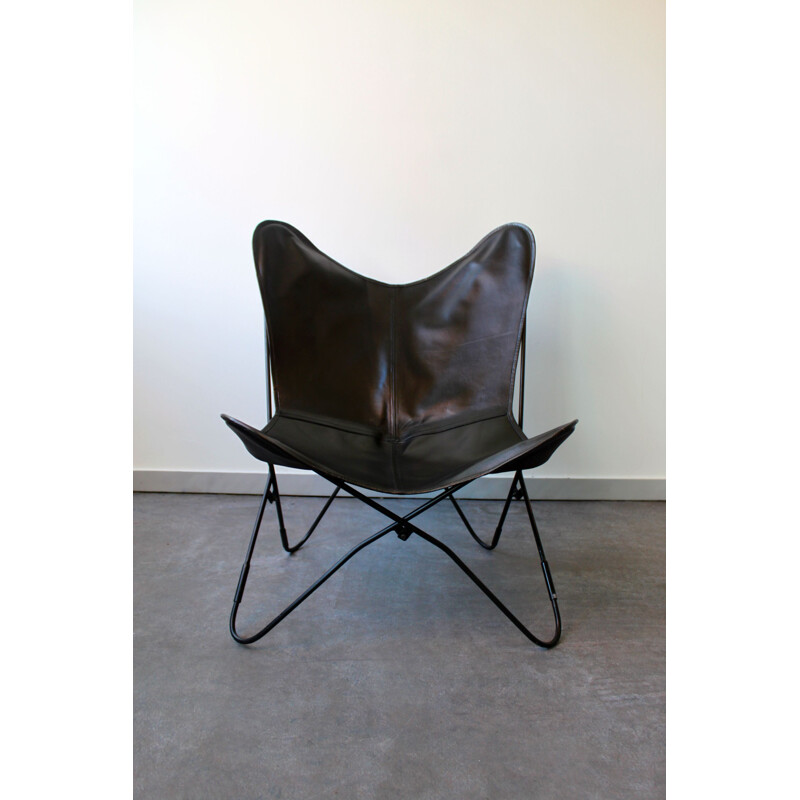 Vintage leather butterfly armchair