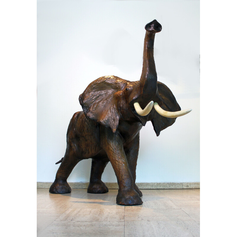 Statua di elefante vintage in pelle
