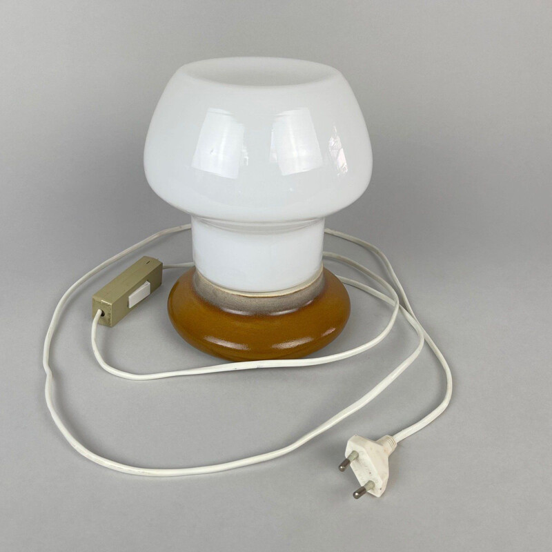 Lámpara de mesa vintage de vidrio y cerámica de Ivan Jakeš para Osvetlovaci Sklo, Checoslovaquia 1960