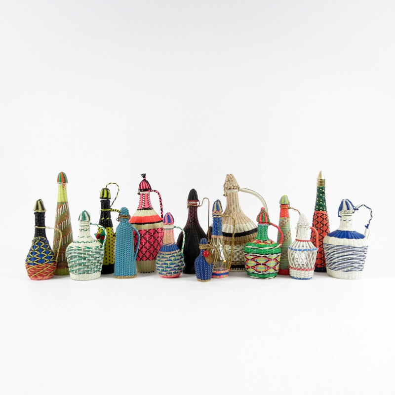 Set of 16 vintage French scoubidou bottles, 1960s