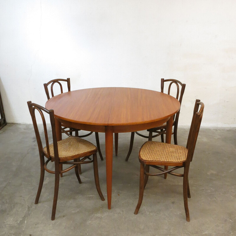 Set of 4 vintage bistro chairs by Thonet, 1920