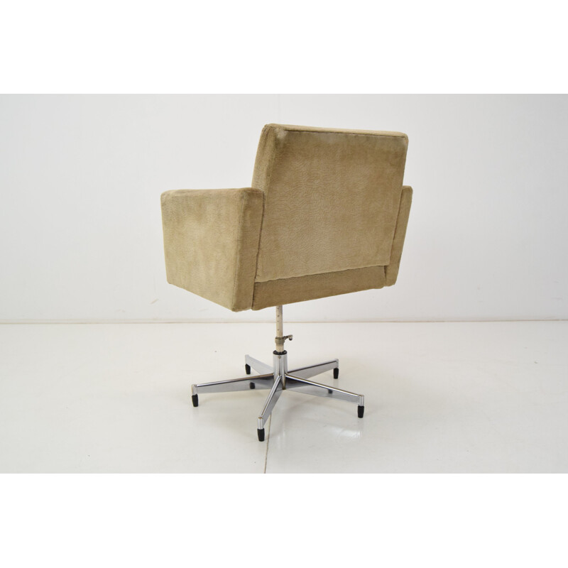 Mid-century swivel armchair, Czechoslovakia 1970s