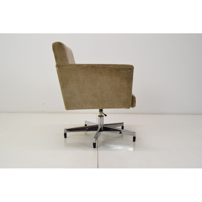 Mid-century swivel armchair, Czechoslovakia 1970s