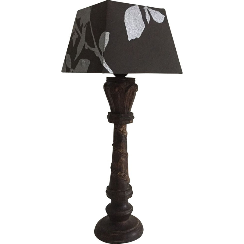 Lampe vintage en bois sculpté et tissu