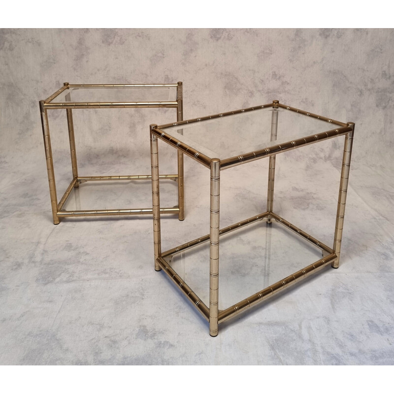 Pareja de mesas auxiliares vintage de cristal y latón dorado, 1980