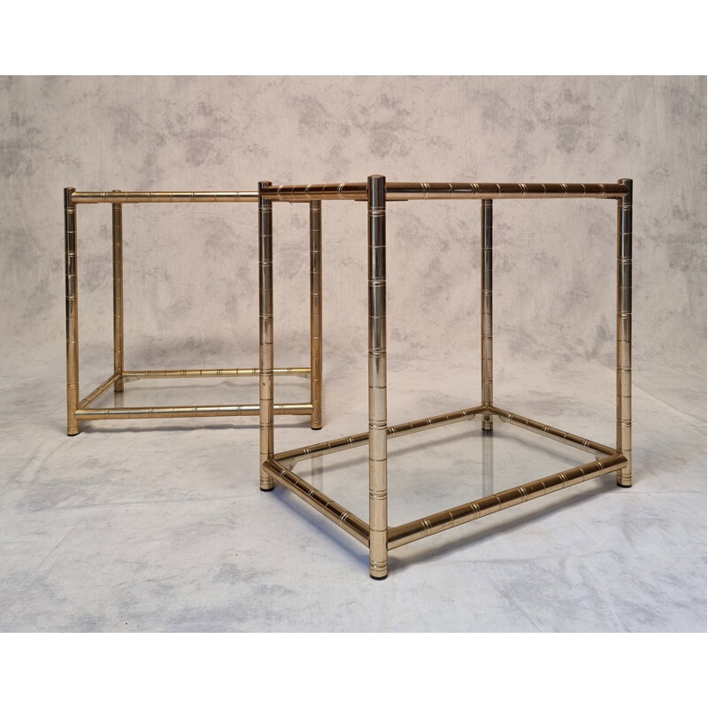 Pareja de mesas auxiliares vintage de cristal y latón dorado, 1980
