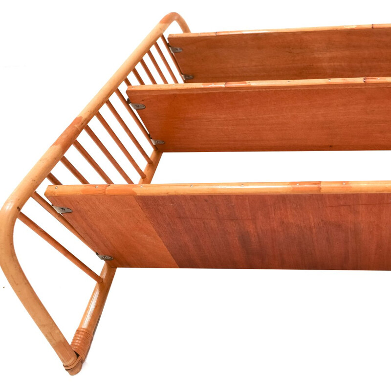 Modular vintage shelf in rattan