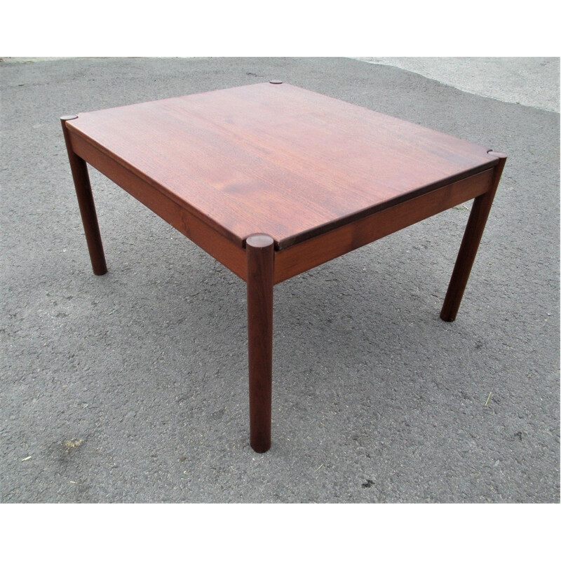 Tavolino vintage in teak massiccio per Magnus Olesen, Danimarca 1960