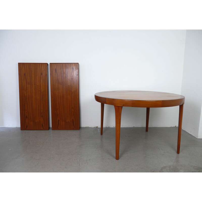 Extendable teak vintage dining table by Ib Kofod-Larsen for Faarup Mobelfabrik, Denmark 1960s