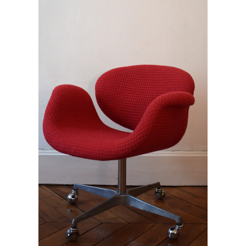 Tulipe Artifort red armchair with casters, Pierre PAULIN - 1960s