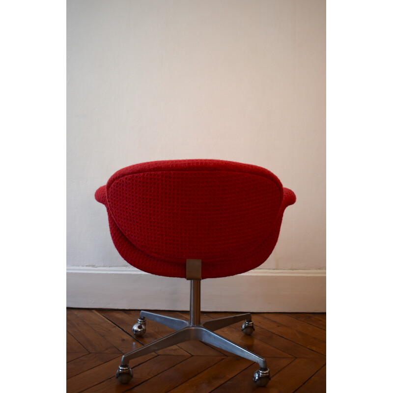 Tulipe Artifort red armchair with casters, Pierre PAULIN - 1960s