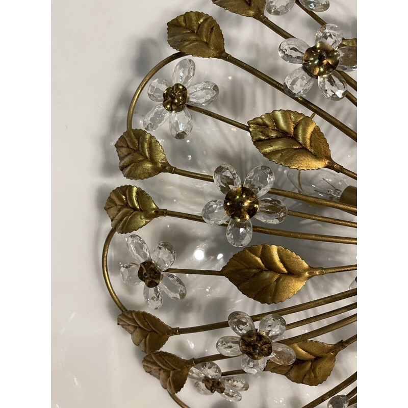 Lampada da soffitto vintage in metallo dorato con fiori di cristallo, Italia 1960