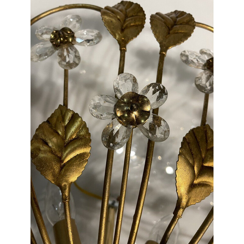 Candeeiro de tecto metálico dourado Vintage com flores de cristal, Itália 1960