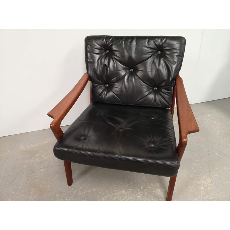 Cadeira de braços escandinava em teca e couro preto, 1970