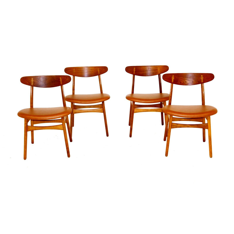 Conjunto de 4 cadeiras de carvalho vintage e couro de Hans j. Wegner para Carl Hansen