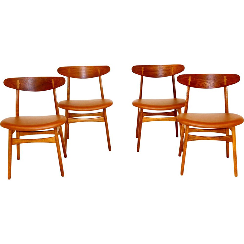 Conjunto de 4 sillas vintage de roble y cuero de Hans j. Wegner para Carl Hansen