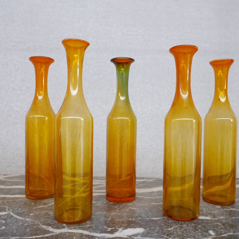 Ensemble de 17 bouteilles décoratives français vintage en verre, 1930