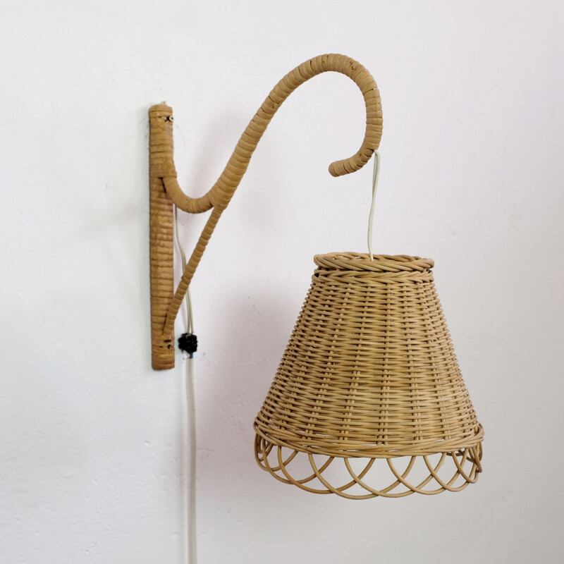 Vintage wicker wall lamp, 1970