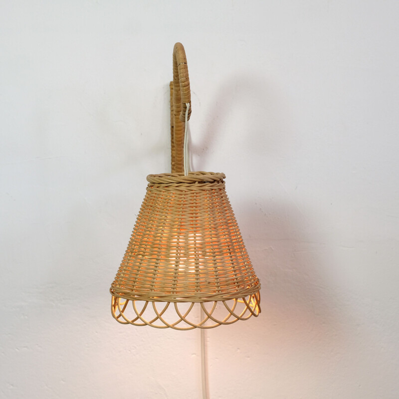 Vintage wicker wall lamp, 1970