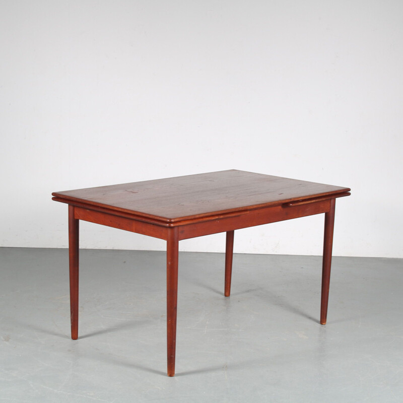 Mid century extendible Danish teak dining table, 1950s