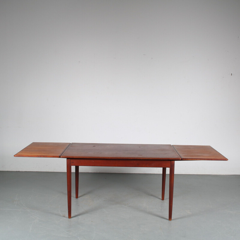 Mid century extendible Danish teak dining table, 1950s